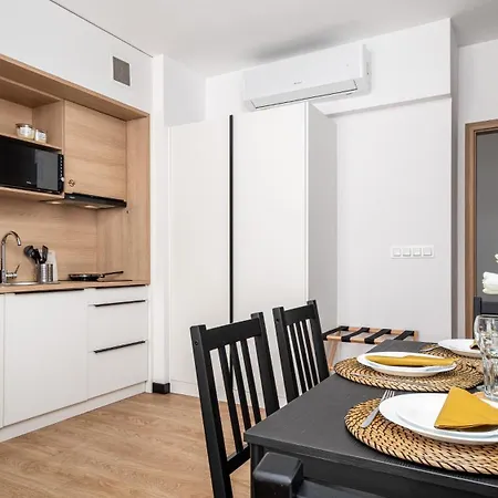 Zamoyskiego, Sun&snow *