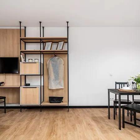 Zamoyskiego Near Pge National Stadium By Sun & Snow Apartment *